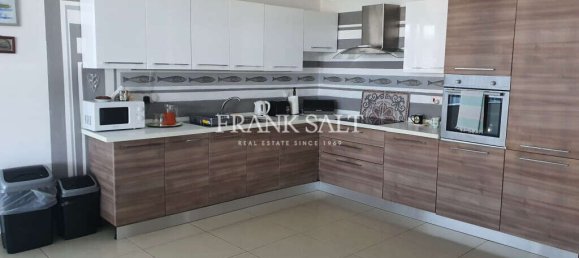 3 bedrooms Apartment in Paola, Malta No. 7398 2