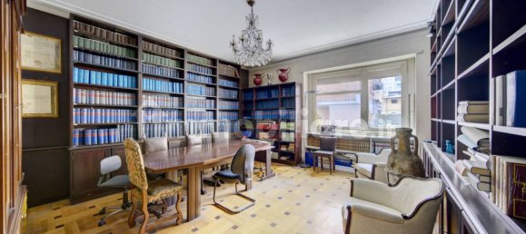 4 bedrooms Apartment in Turin, Italy No. 320129 9