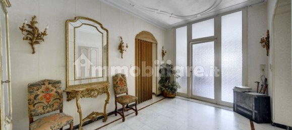4 bedrooms Apartment in Turin, Italy No. 320129 18