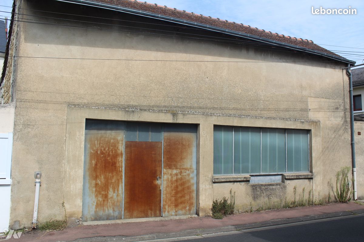  Garage in Chatellerault, France No. 340541