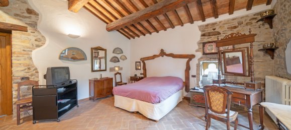 8 bedrooms House in Montone, Italy No. 105851 32