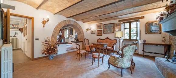 8 bedrooms House in Montone, Italy No. 105851 30