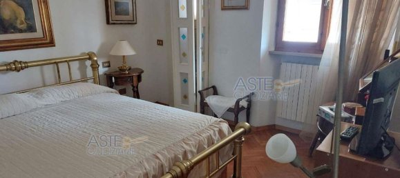 7 rooms Apartment in Cecina, Italy No. 41710 14