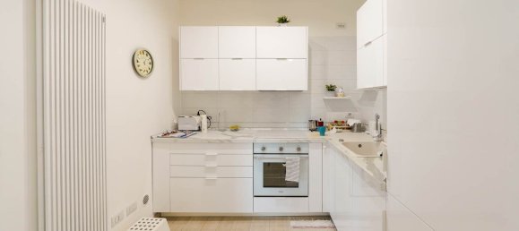 2 bedrooms Apartment in Modugno, Italy No. 376713 8