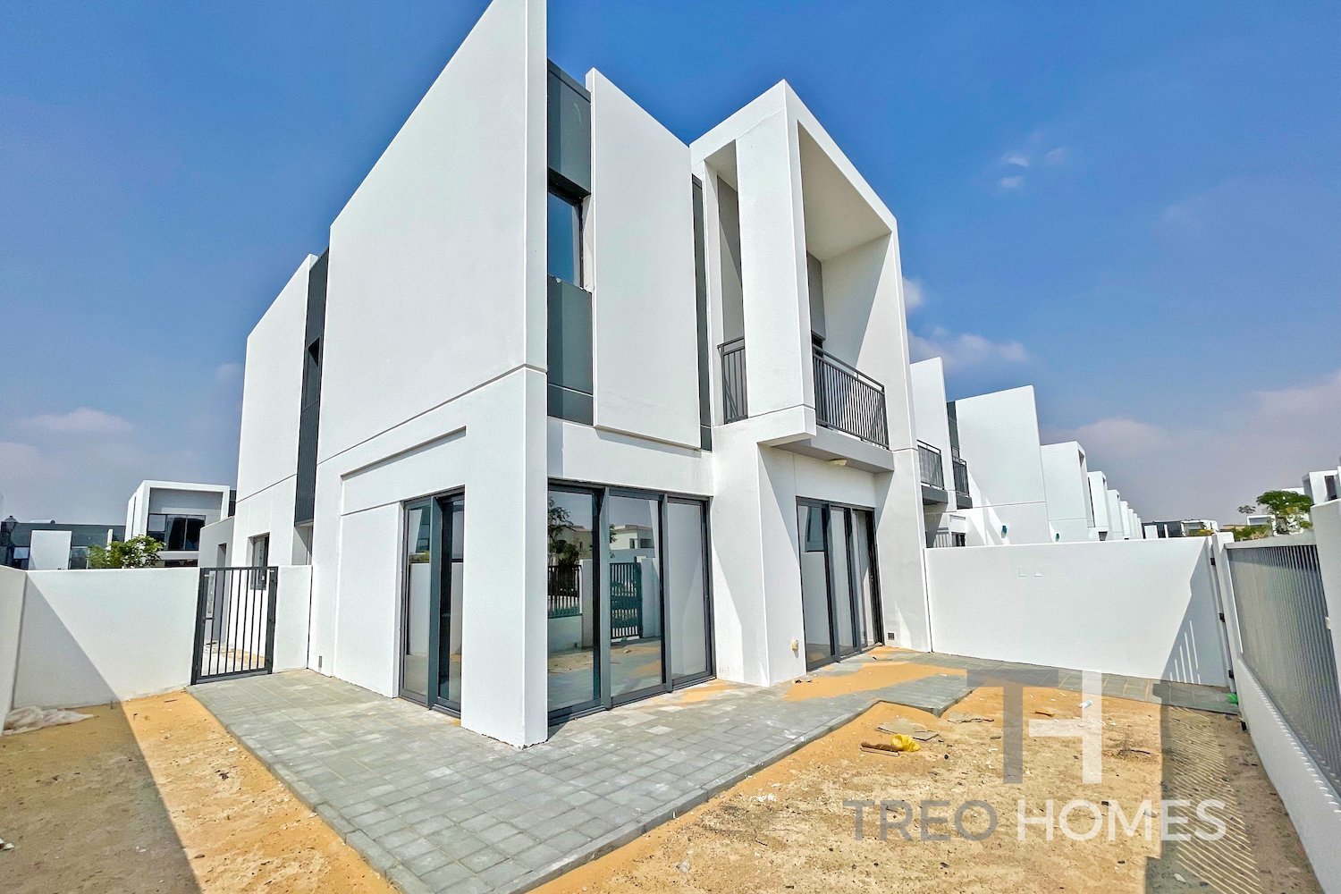 4 bedrooms Townhouse in Dubai Land, UAE No. 30563