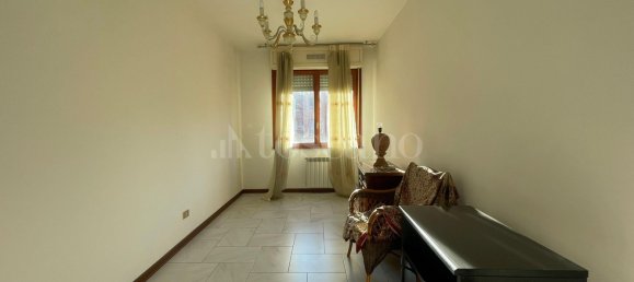 5 rooms Apartment in Rome, Italy No. 64115 8