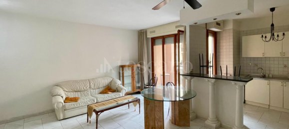5 rooms Apartment in Rome, Italy No. 64115 4