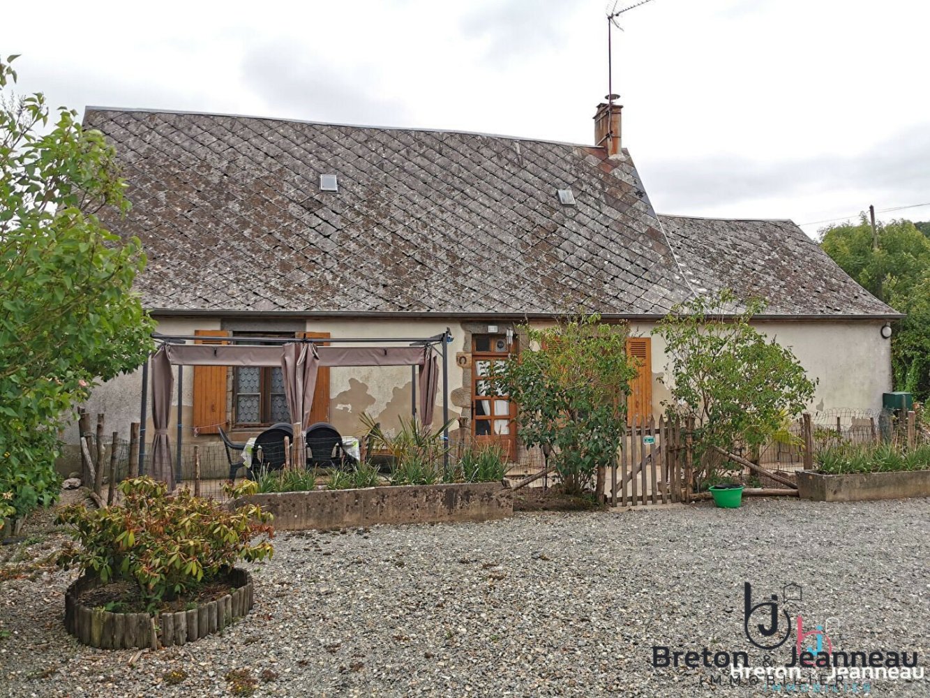 2 bedrooms House in Mayenne, France No. 357897