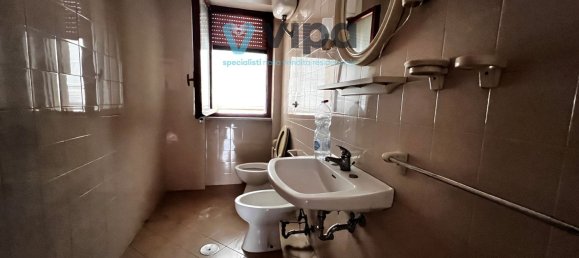 4 rooms Apartment in Caserta, Italy No. 128929 9