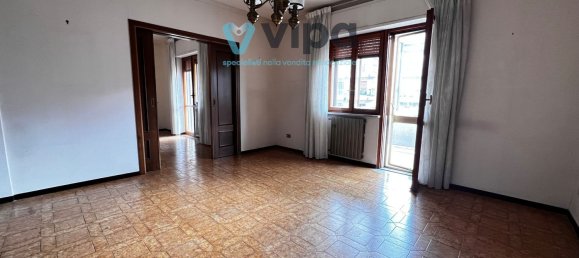 4 rooms Apartment in Caserta, Italy No. 128929 4