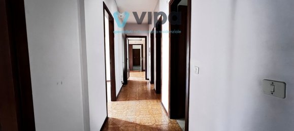 4 rooms Apartment in Caserta, Italy No. 128929 7
