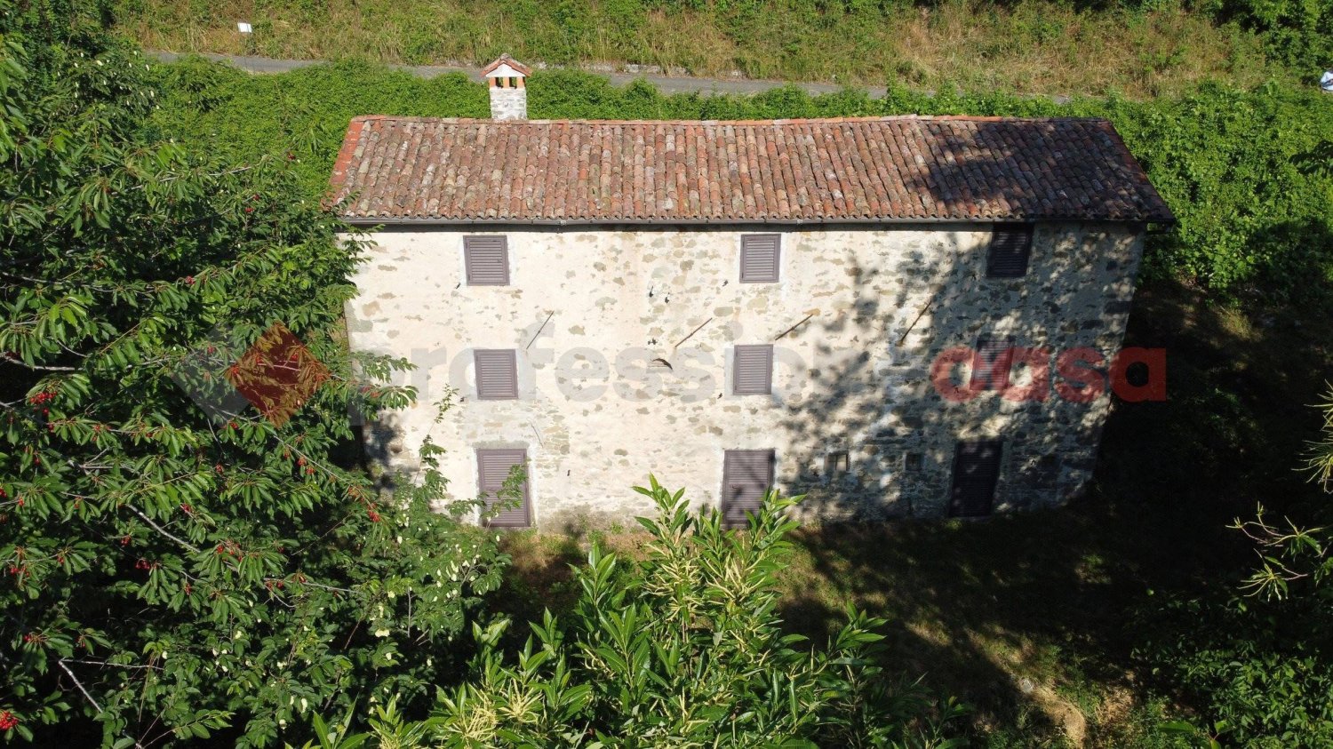 4 rooms House in Barga, Italy No. 234567