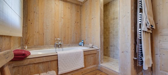 Apartamento de 3 dormitorios en Val-d'Isere, France No. 581 9