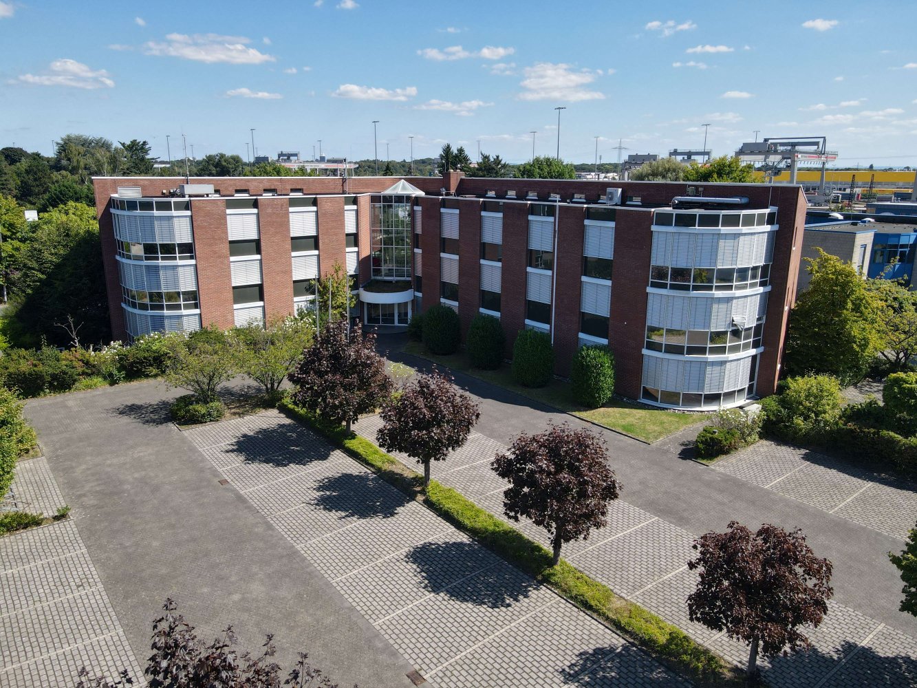 Bâtiment à Rhein-Erft, Germany 1964m² No. 316077