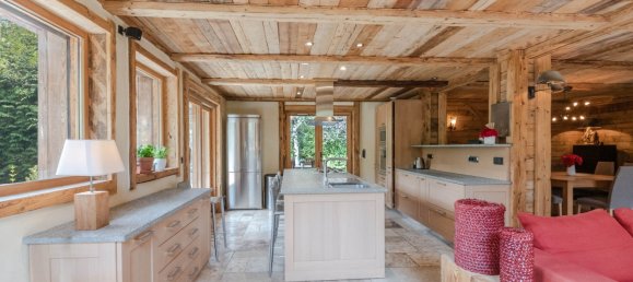 4 bedrooms Commercial property in Chamonix-Mont-Blanc, France No. 1112 4