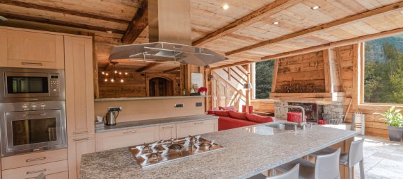 4 bedrooms Commercial property in Chamonix-Mont-Blanc, France No. 1112 5