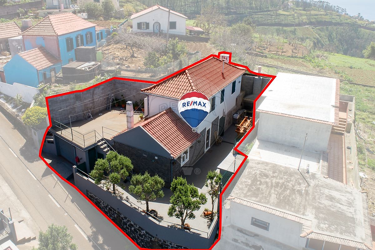 2 bedrooms House in Calheta, Portugal No. 29382