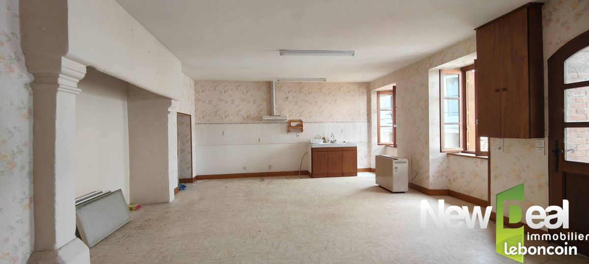 Adosado de 3 dormitorios en Juillac, France No. 340563