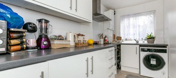 1 bedroom Apartment in South Croydon, United Kingdom No. 12268 3