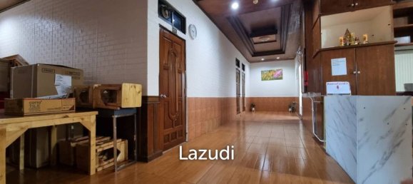 15 bedrooms Hotel in Bang Lamung, Thailand No. 24097 3