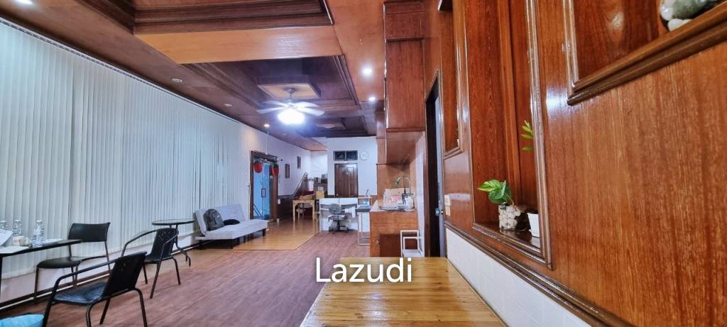 15 bedrooms Hotel in Bang Lamung, Thailand No. 24097