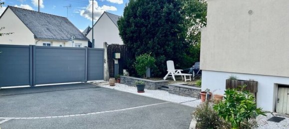 5 bedrooms House in Montreuil-Juigne, France No. 349805 12