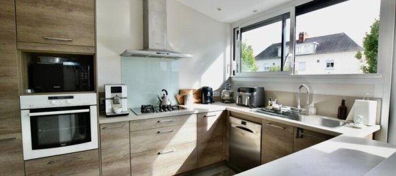 5 bedrooms House in Montreuil-Juigne, France No. 349805 2