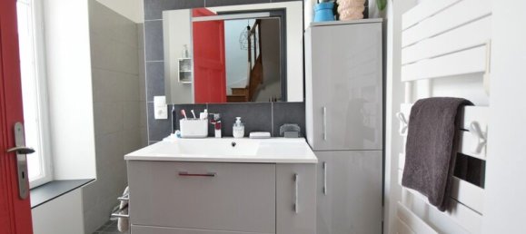 5 bedrooms House in Montreuil-Juigne, France No. 349805 10