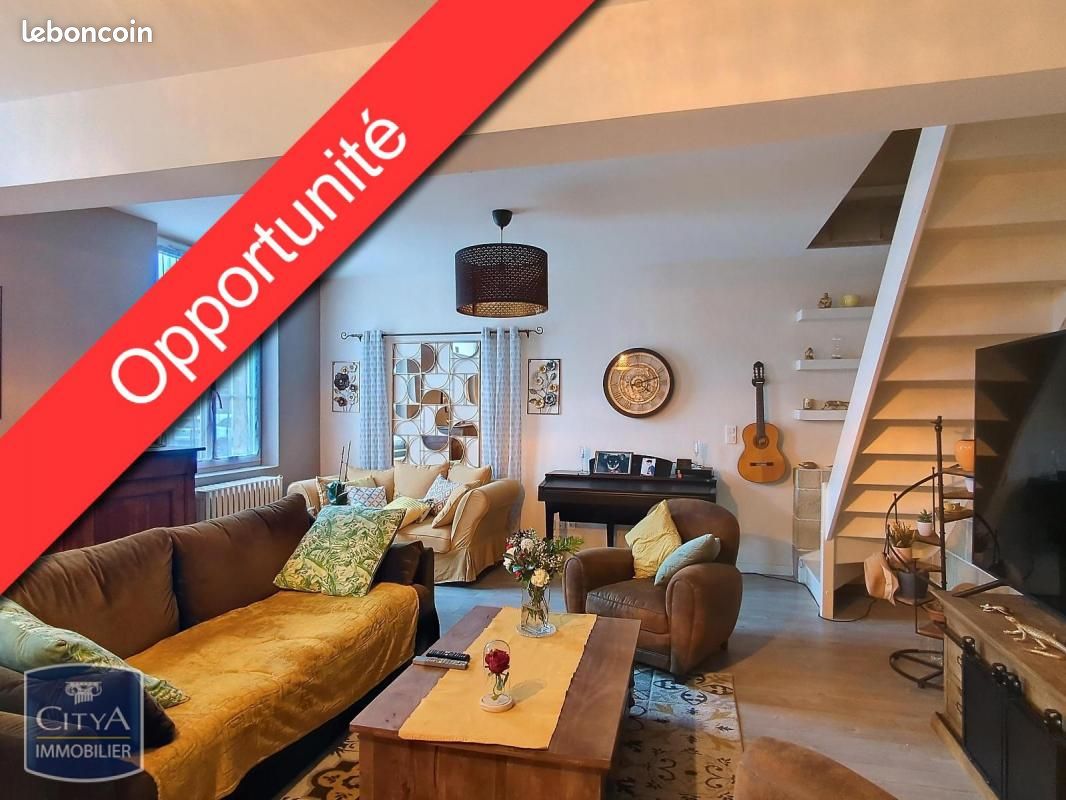 3 bedrooms Townhouse in Pugnac, France No. 95837