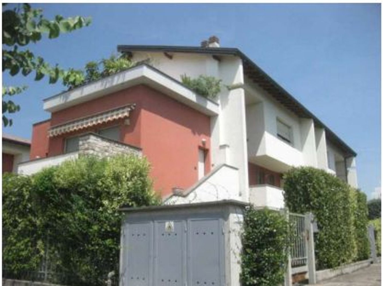 3 rooms Apartment in Grumello del Monte, Italy No. 5931