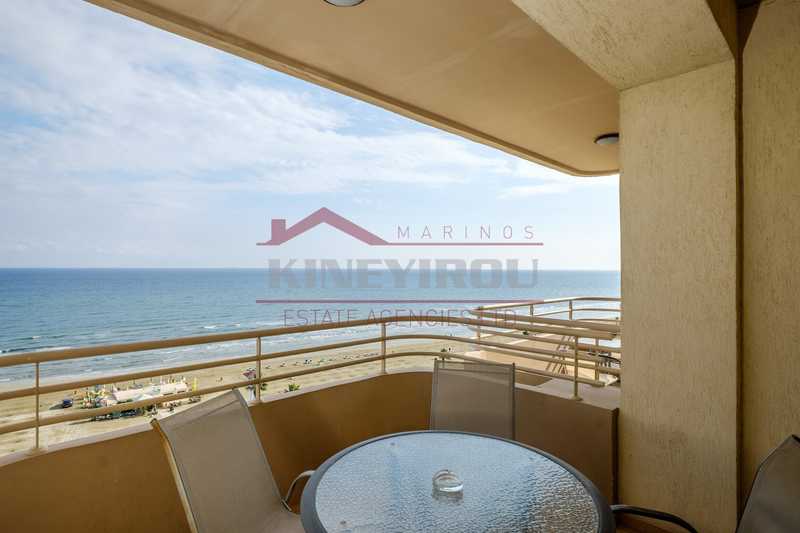2 bedrooms Penthouse in Larnaca, Cyprus No. 136726