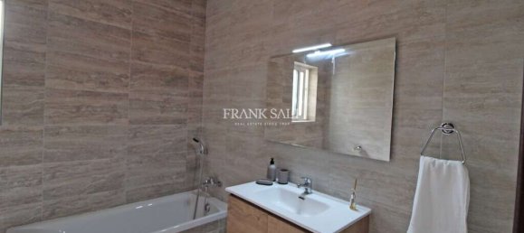 Apartamento de 3 dormitorios en Pembroke, Malta No. 8082 14