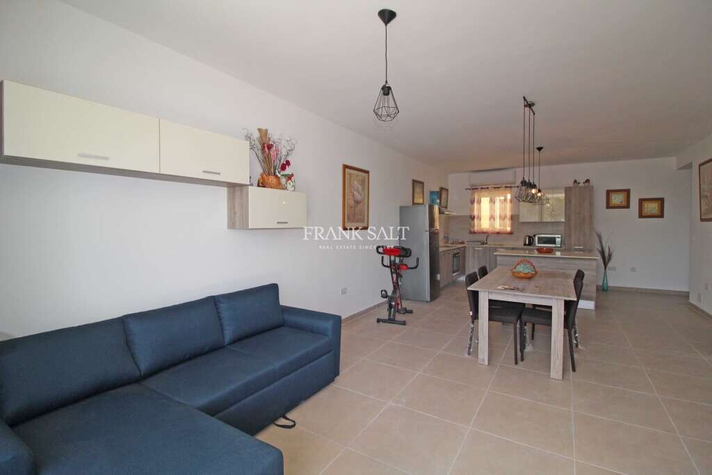 Apartamento de 3 dormitorios en Pembroke, Malta No. 8082