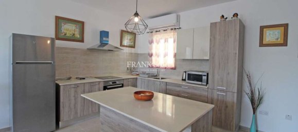 Apartamento de 3 dormitorios en Pembroke, Malta No. 8082 5
