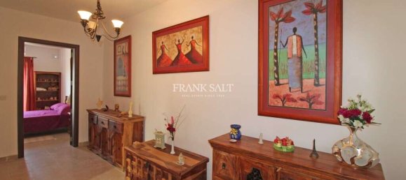 Apartamento de 3 dormitorios en Pembroke, Malta No. 8082 8