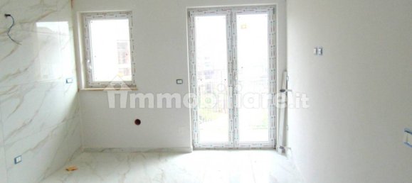 Apartamento de 3 dormitorios en Montesarchio, Italy No. 157307 4