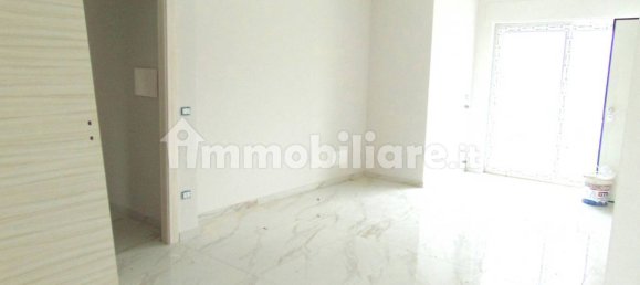Apartamento de 3 dormitorios en Montesarchio, Italy No. 157307 6