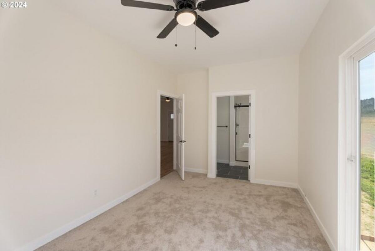 3 bedrooms House in Riddle, USA No. 380321