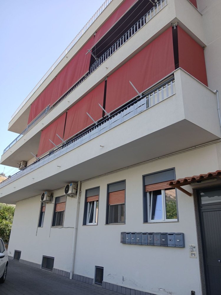 Apartamento de 5 dormitorios en Furci Siculo, Italy No. 402301