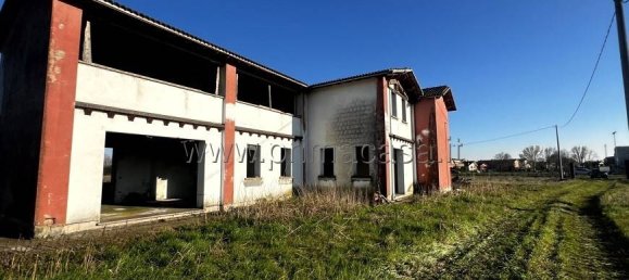 5 rooms Building in Chioggia, Italy No. 109571 19