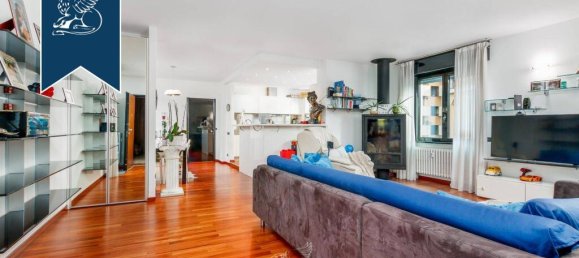 3 Schlafzimmer Penthouse in Bergamo, Italy, Nr. 370927 2