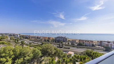 Dúplex de 4 dormitorios en Castelldefels, Spain No. 179134