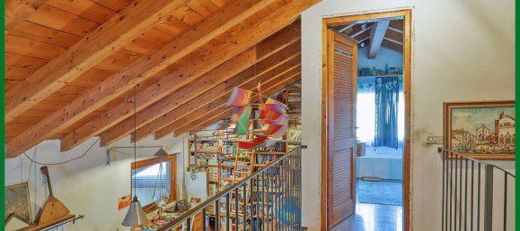 3 bedrooms Villa in Varese, Italy No. 82142 20