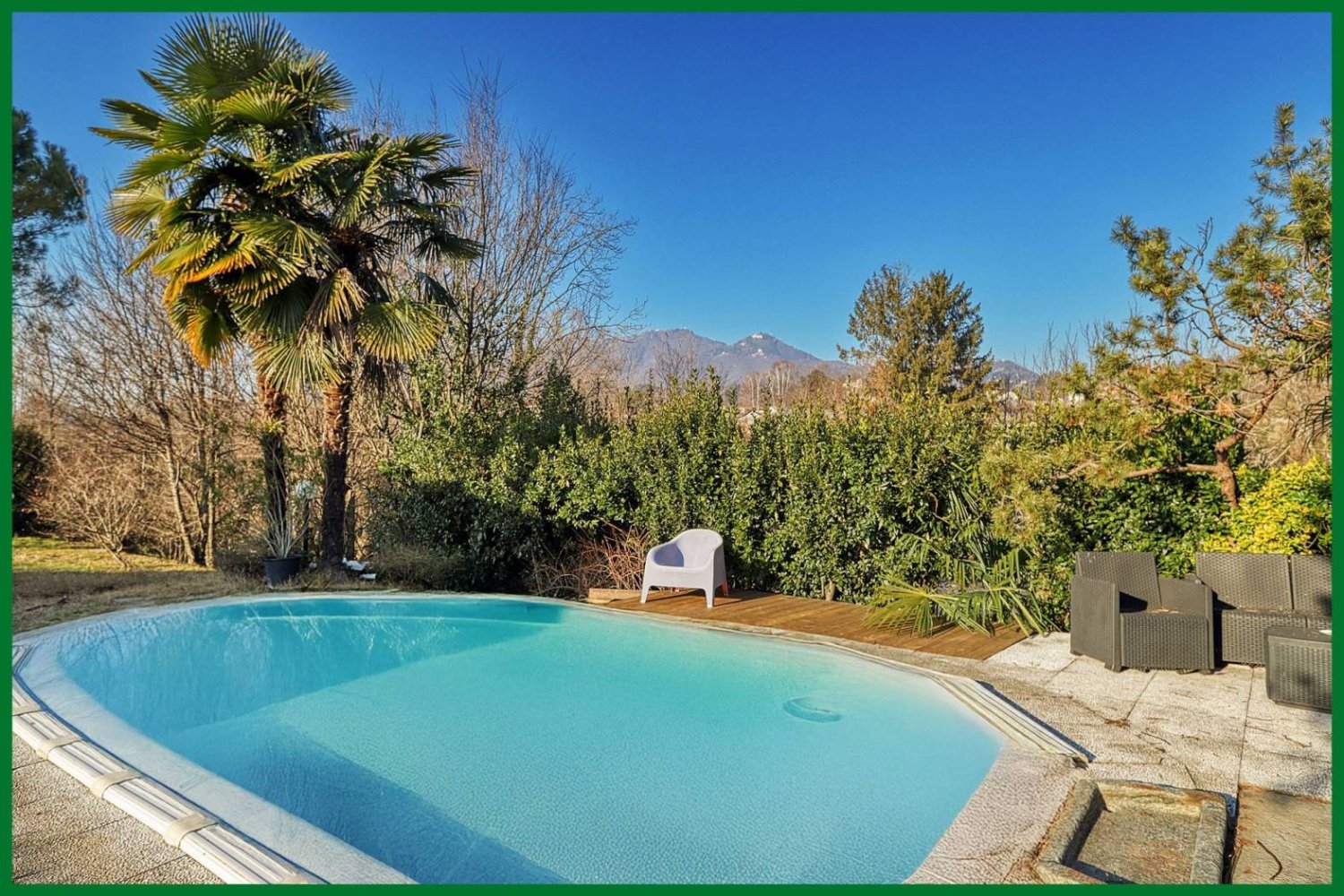 3 bedrooms Villa in Varese, Italy No. 82142