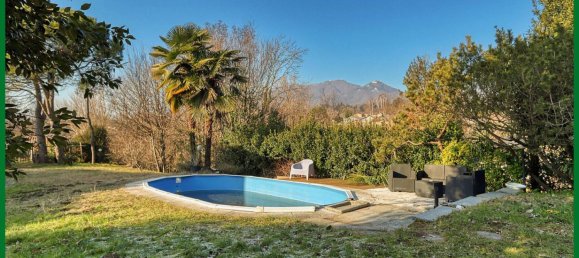 3 bedrooms Villa in Varese, Italy No. 82142 8