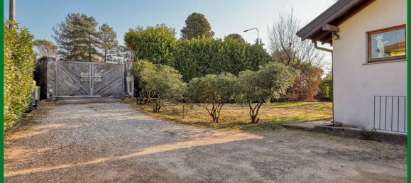 3 bedrooms Villa in Varese, Italy No. 82142 5