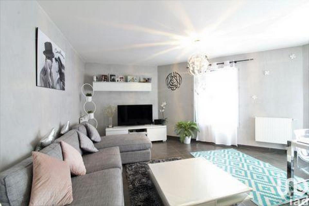 Condominio de 2 dormitorios en Vaujours, France No. 34667