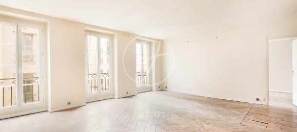 3 bedrooms Apartment in Paris, France No. 137508 3