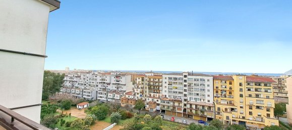 6 rooms Apartment in Salerno, Italy No. 167296 8