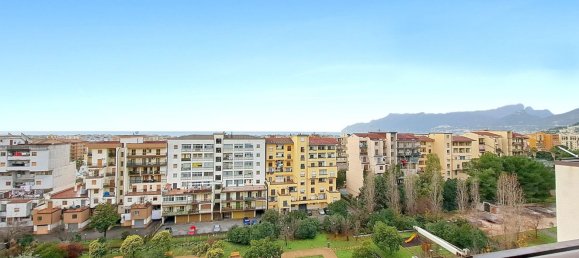 6 rooms Apartment in Salerno, Italy No. 167296 7